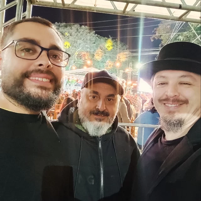 Dia de cumprir mais uma vez a nobre e desafiadora missão de avaliar os participantes do 36° Festival da Canção de Barroso (MG), como jurado, juntamente com os parceiros @lauroalmeidat e o Dezinho, formando o corpo do júri.

Salve o Festival da Canção, viva Barroso! @prefeitura_barroso