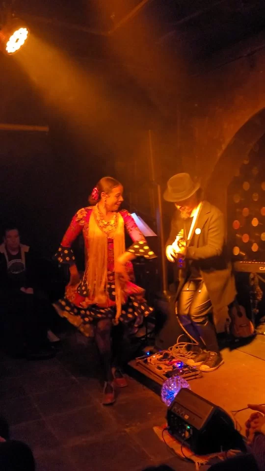 Celebrar tanta coisa boa, com todas essas pessoas maravilhosas, com música atemporal, e ainda com essa dança incrível da Viviane Lodi, foi um grande prazer na minha existência. Foi tudo muito único.

Obrigado a todos os envolvidos! Foi muito emocionante!!

@vivi_lodi @viniciusvivas.ukulele @migueljunno @jfrancisbass01 @coletivo.tecercultural